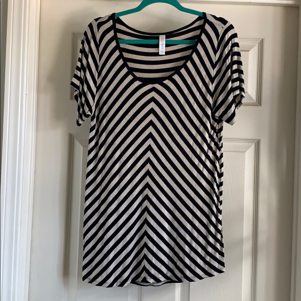 Lularoe Classic Tee